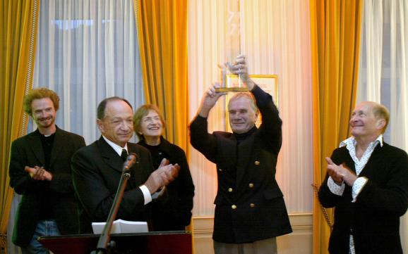 2003 : un trophée pour Pierre Schoendoerffer