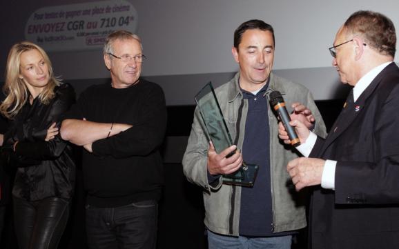 2009 : un trophée à Hubert Besson (producteur) pour le groupe Telfrance