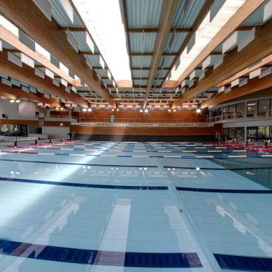 L'intérieur de la piscine Aqualia