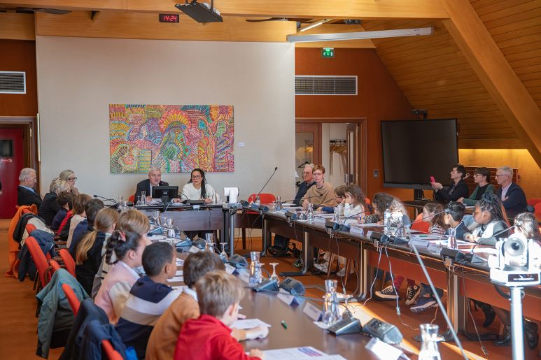 Une séance 2025 du conseil municipal des enfants de Colmar